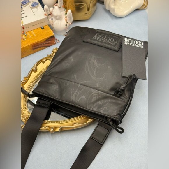🆕 VERSACE JEANS COUTURE 🧿 NWT Black Coated Regalia Baroque Messenger Bag - Picture 9 of 16